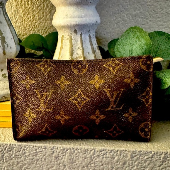 Louis Vuitton Monogram Pouch Purse/vintage preowned - Picture 1 of 11